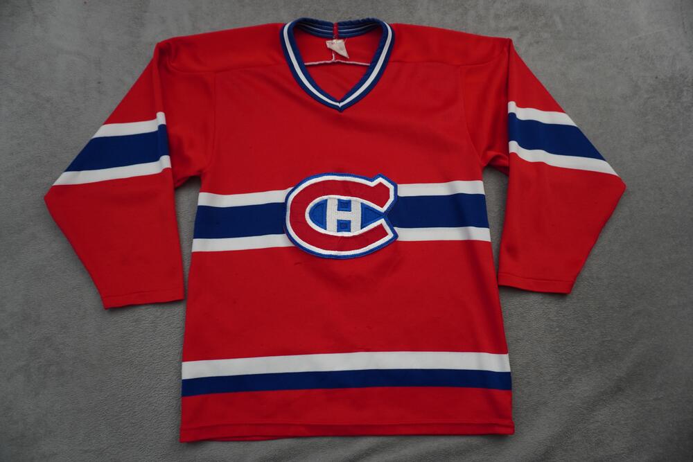 Vintage Montreal Canadiens Jersey Boys Medium Red NHL Hockey CCM Made Canada